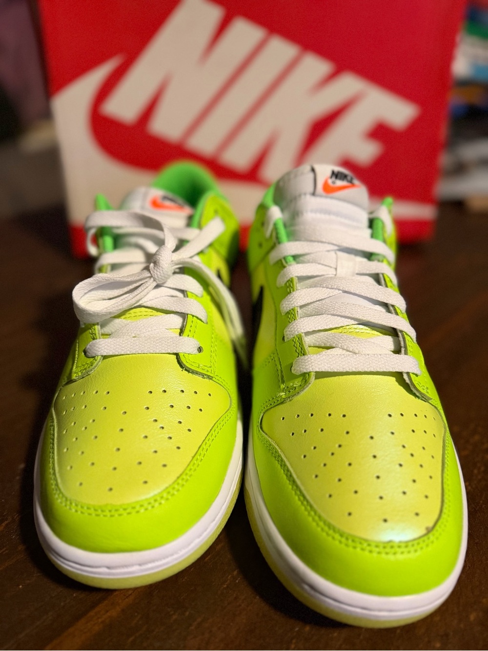 Nike Dunk Low SE 'Splash Volt' Sneakers - 9.5M - Picture 2 of 8